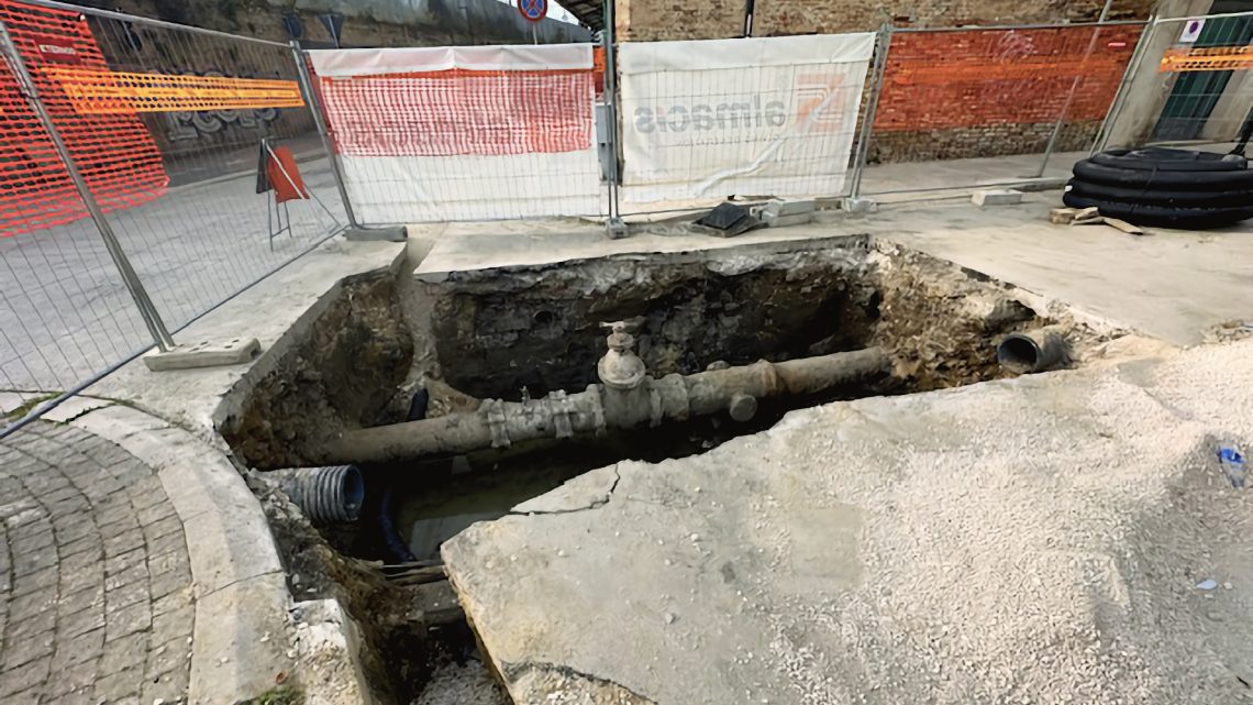 Condutture esposte in via Orazio